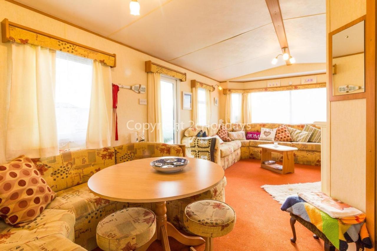 8 Berth Caravan For Hire At Heacham Holiday Park In Norfolk Ref 21024F Hotel Exterior photo