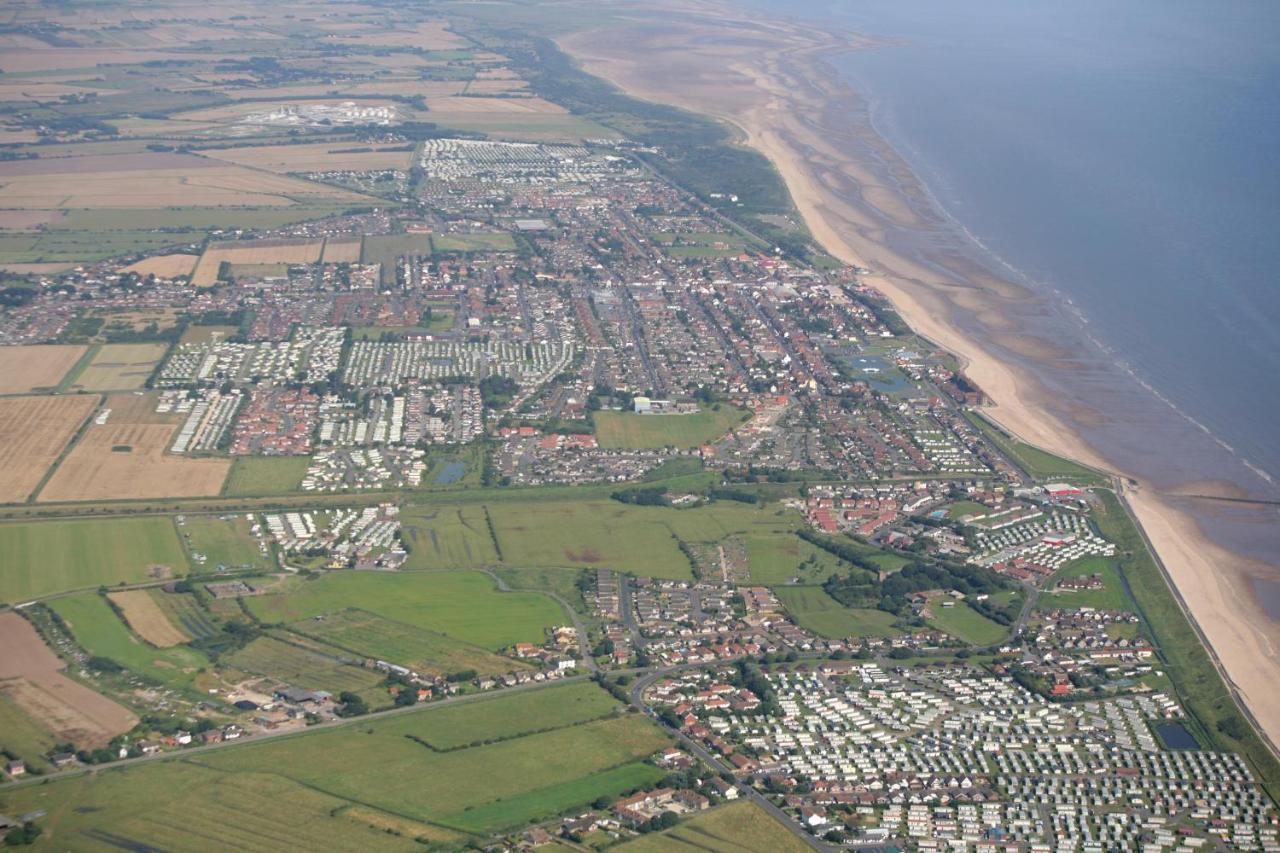 8 Berth Caravan For Hire At Heacham Holiday Park In Norfolk Ref 21024F Hotel Exterior photo